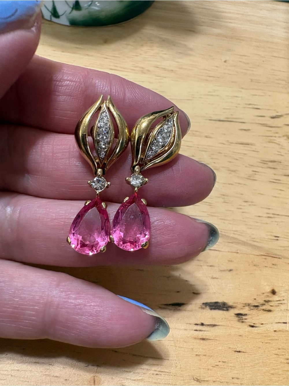E139 Gold Tone Pink Teardrop Crystal Drop Earrings, Dior-like in style